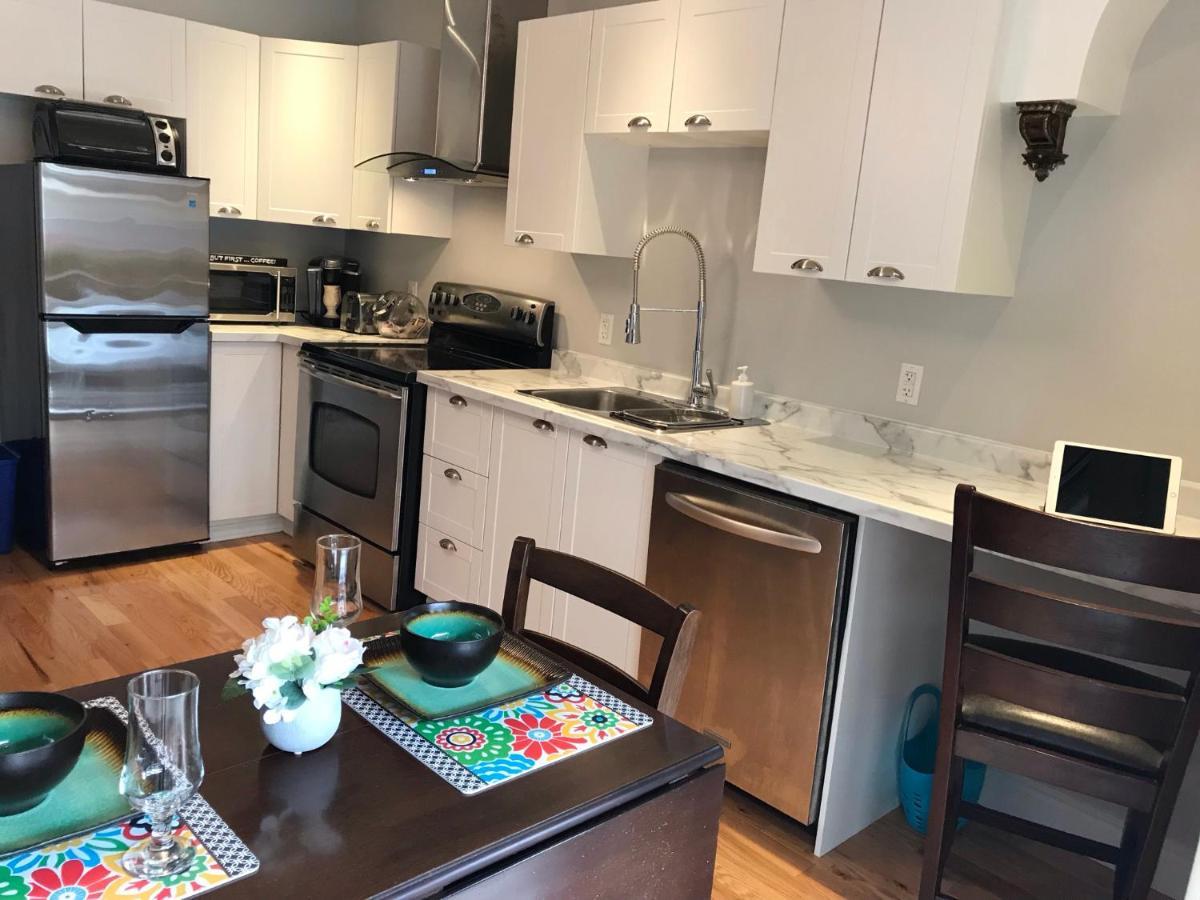 Ottawa Downtown Executive Apartment Retreat With Private Balcony Near Bank Street - Sleep Max 2 Exterior photo