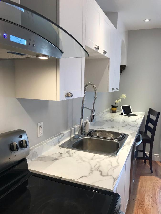 Ottawa Downtown Executive Apartment Retreat With Private Balcony Near Bank Street - Sleep Max 2 Exterior photo