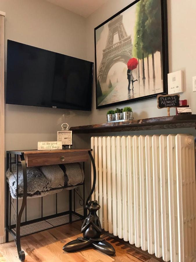 Ottawa Downtown Executive Apartment Retreat With Private Balcony Near Bank Street - Sleep Max 2 Exterior photo